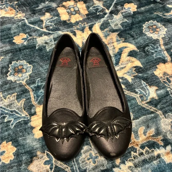 Chic Black Women's Loafers - Picture 3 of 4